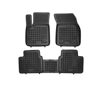Гумени стелки черни 3-бр (1-ви и 2-ри ред седалки) за FORD FOCUS IV (HM) седан от 2018